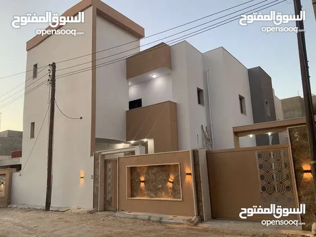 550 m2 4 Bedrooms Villa for Sale in Tripoli Ain Zara