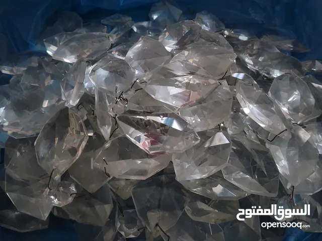 للبيع كريستال نجف احجام مختلفه بحاله ممتازه جداجدا جدا الكريستال زجاج وليس بلاستيك