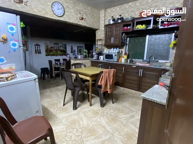 160 m2 4 Bedrooms Apartments for Sale in Zarqa Jabal Al Abyad