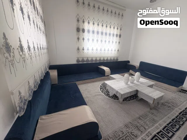 للبيع: طقم مجلس عربي كامل وأنيق!