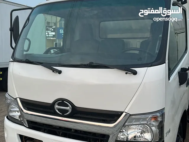 Box Toyota 2017 in Al Ain