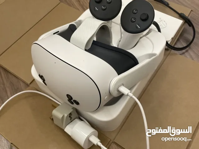 للبيع Meta Quest 3S VR شبه جديدة مع كامل الملحقات