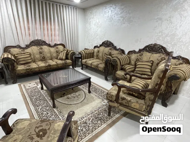 عرض لقطة لمحبين الحفر اليدوي . طقم كنب مصري خشب زان سفنج ضغط عالي من ارقى الاوان البيج