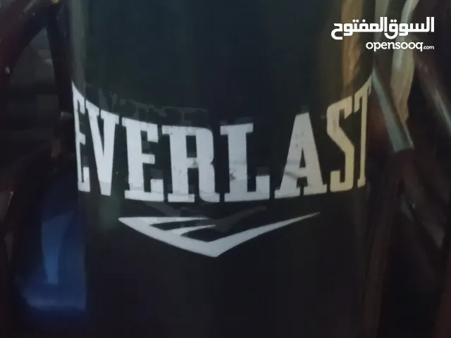 ادوات رياضيه للبيع للشباب الرياضي