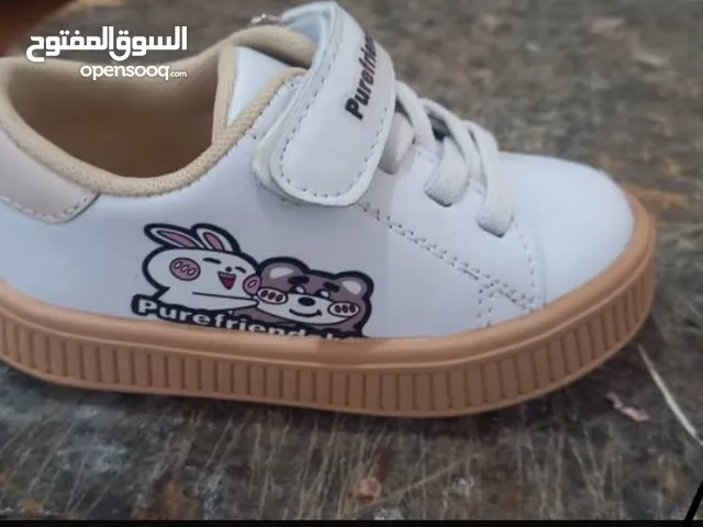 أحذية أطفال بالجملة – جودة عالية، موديلات عصرية، وأسعار تنافسية!