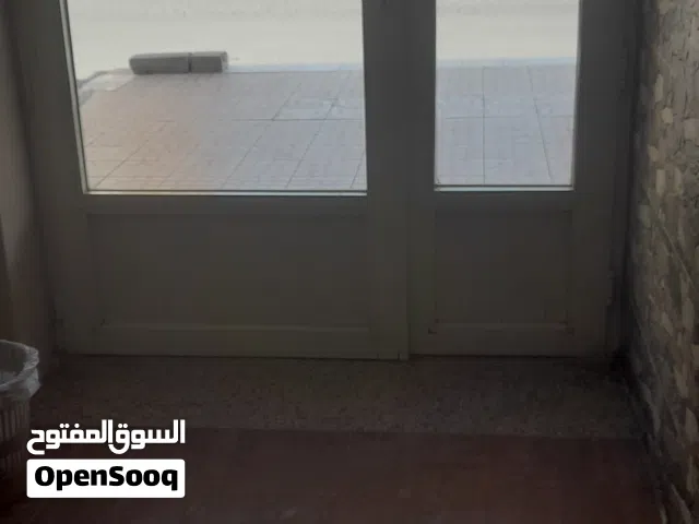 للبيع مطعم كامل لمعدات