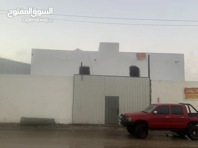 محلات (مجمع) للإيجار بمساحة 1000م عبارة عن طابقين تصنيف صناعي حرفي