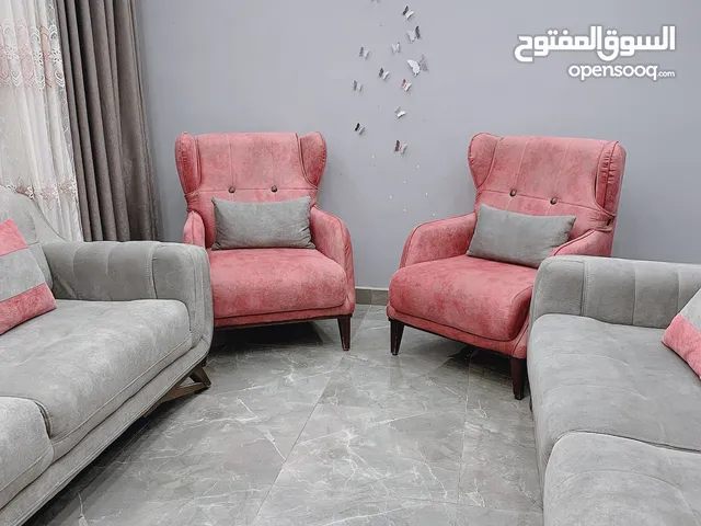 طقم كنب فخم وثقيل استعمال بسيط بفتح نظام تخت