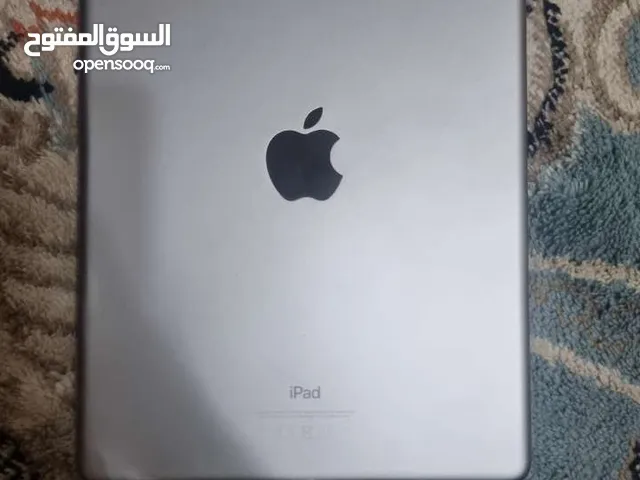 ايباد 6th 128gb بحالة جيده ليس هناك عيوب في الجهاز فقط الشاشة