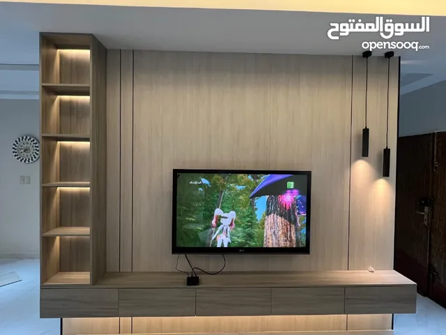 صباغ وفني ديكورات منازل عوازل اسطح ارضيات مضلات سيارات سواتربرجوالات مجالس زجاجيه صيانه مباني