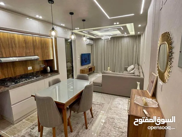 فيلا بجاردن بسعر شقه ف قلب القاهره الجديده