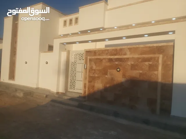 200 m2 4 Bedrooms Villa for Sale in Tripoli Ain Zara