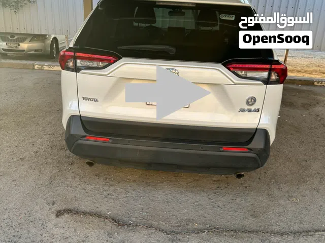 2020 تويوتا راف فور Basic
