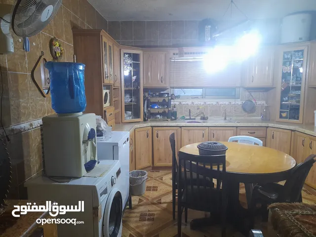 140 m2 4 Bedrooms Townhouse for Sale in Zarqa Hay Ma'soom