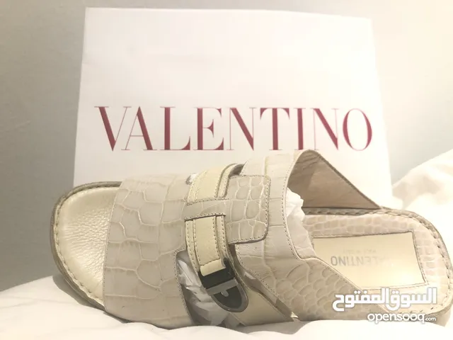 Valentino تعال من
