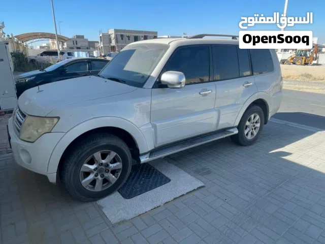 2012 ميتسوبيشي باجيرو GLS