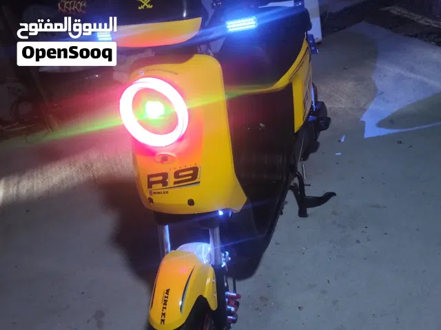 دراجه شحن 2026 R9 جديده بعدها بالكارتون صارلها سبوعين 5 بطاريات 32 امببر