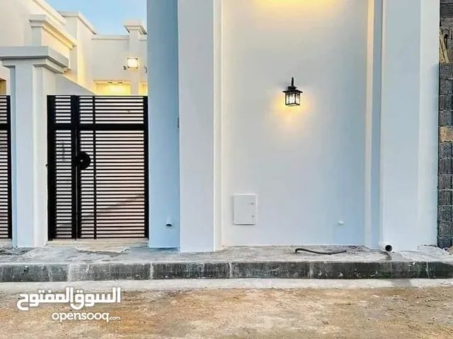 118 m2 3 Bedrooms Townhouse for Sale in Tripoli Ain Zara