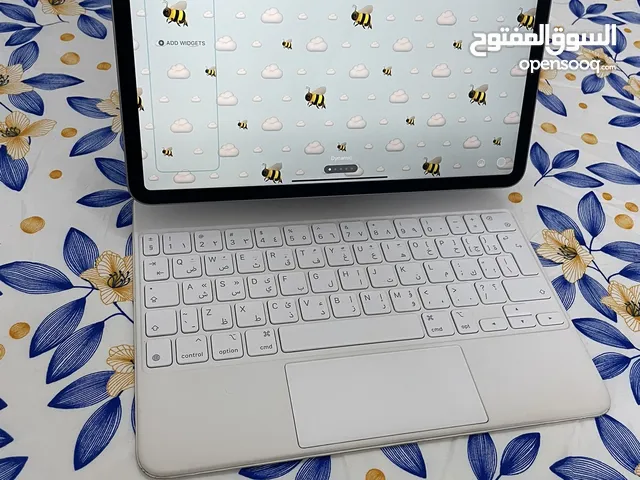 Ipad Pro M2 11”128gb with Magic Keyboard!!!!