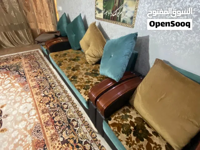 7 مقاعد  قماشه قديفه مخمل وجديد مبي اي ضرر ونضيف  السعر  500 الف