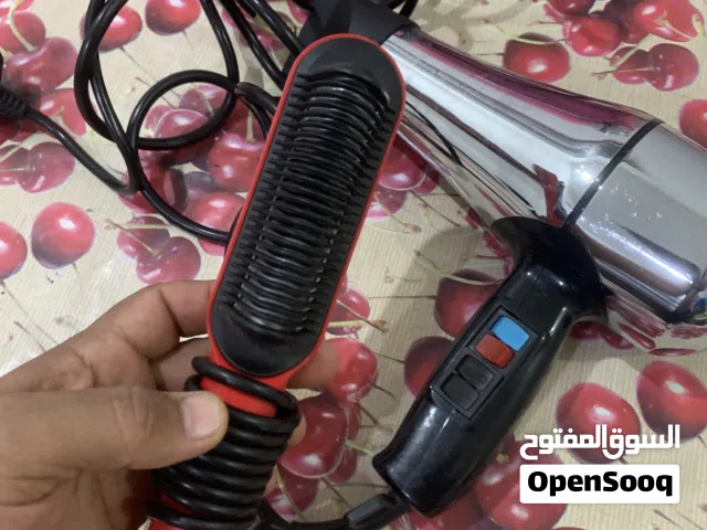 للبيع سيشوار  ومشط  للشعر حراري