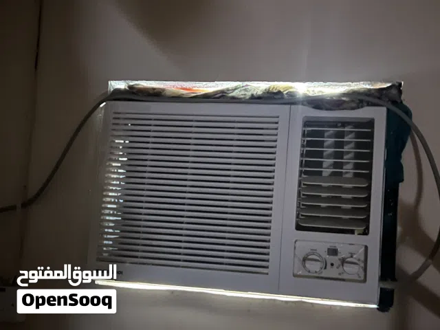 متوفر 3 مكيفات بشركات مختلفه مكيفات نضيفه الحمدلله وماتشكي من شي