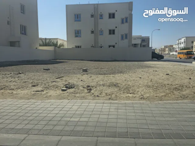 انا المالك والملك لله ارض ف الدقل مرتفعات الاولى قريب مركز صحي العامرات مساحة 300 قريبة م ع العامرات