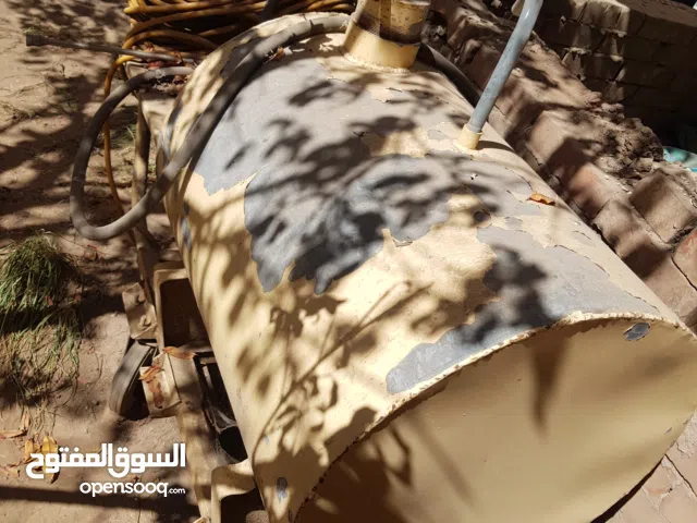 خزان بعجلات مع خرطوم و رشاش لسم النباتات