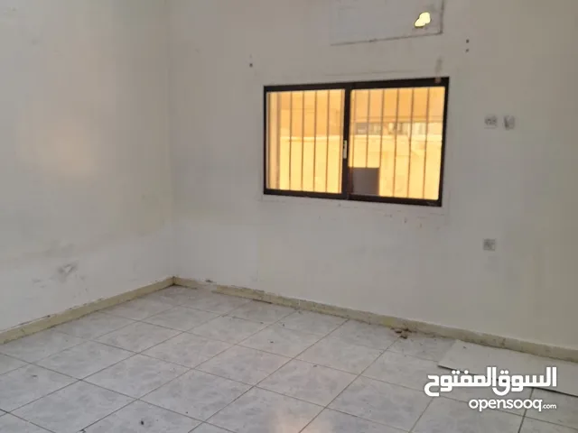 100 m2 2 Bedrooms Apartments for Rent in Hawally Salwa