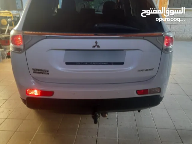 ميتسوبيشي اوتلاندر 2015