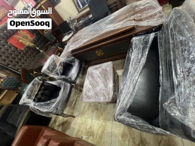 مكتب مدير تركي مع طقم كنب مستعمل بحالة الجديد