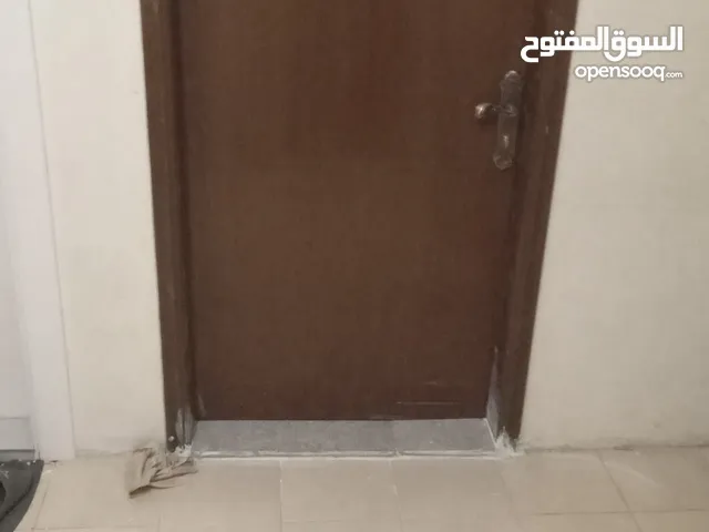 نجار موبيليا لفك وتركيب وتصليح جميع انواع النجاره