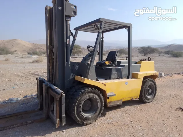 2009 Forklift Lift Equipment in Ras Al Khaimah