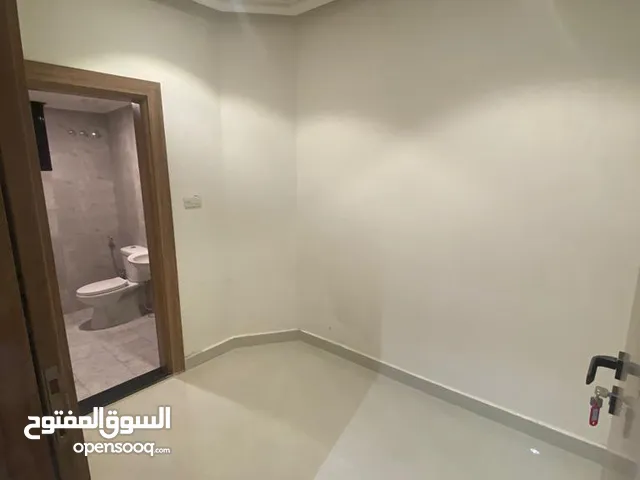 950 m2 More than 6 bedrooms Villa for Sale in Al Ahmadi Wafra residential