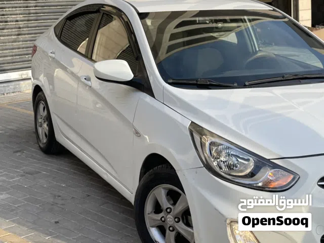 2014 هيونداي اكسنت GL