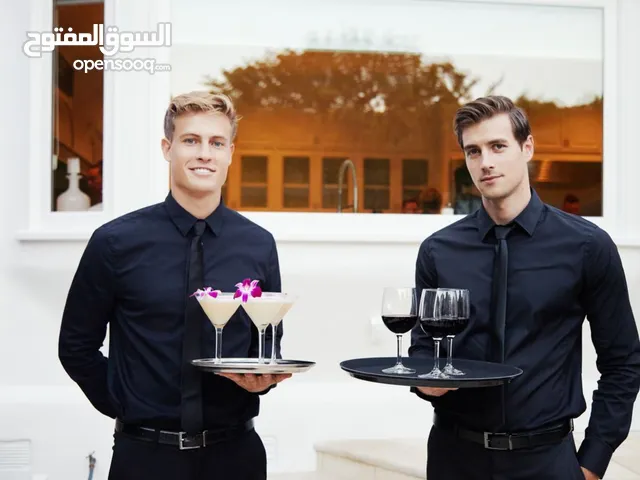 مضيفين شباب للمناسبات