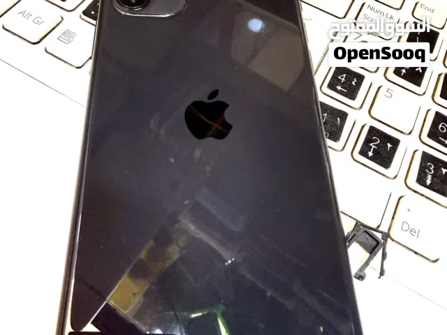 Apple iPhone 11 64 GB in Tripoli