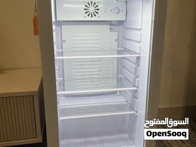 عارضة صغيرة لغرف نوم او مكاتب شركة universai