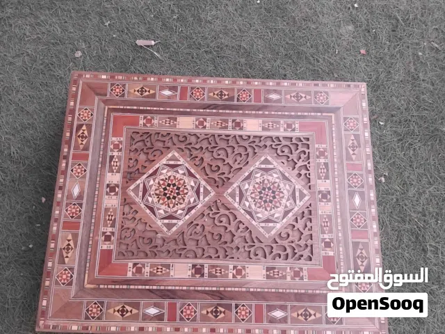 تشكيله مميزه من القطع والبراويز والصدف