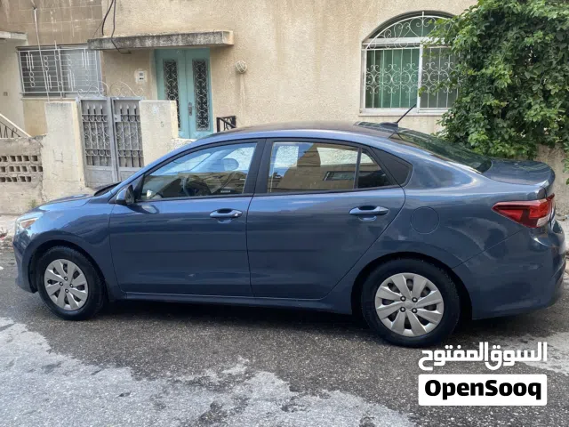 2018 كيا ريو Standard