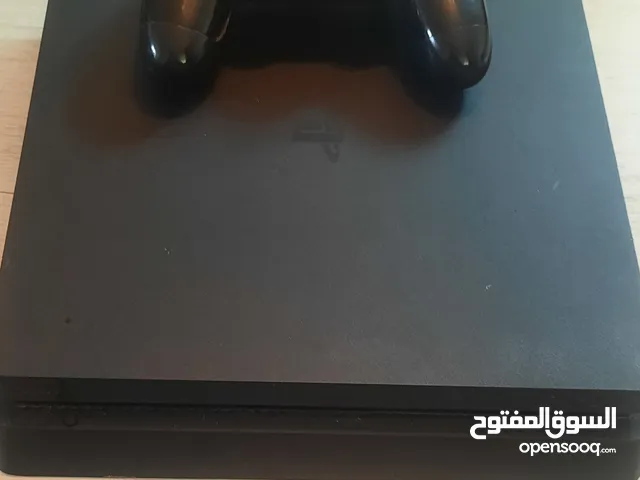 جهاز PlayStation 4 Slim مستعمل بحالة جيدة – مع يد تحكم