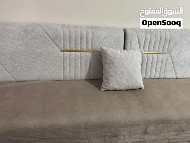 طقم كنبات جديد وحلو وسعره مناسب مقارنه بالجوده والقماش