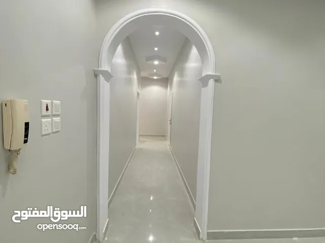 شقه للايجار في المدينه المنوره حي حمراء الاسد