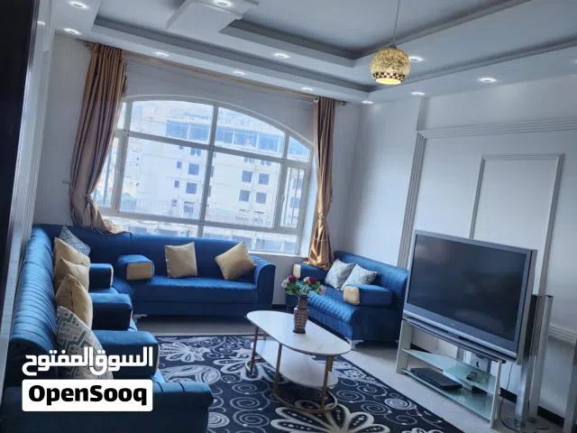 شقه مفروشه بعفش جديد للايجار بمساحة كبيره في قلب حده المدينه بأحدث الابرج قريبه من جميع الخدمات