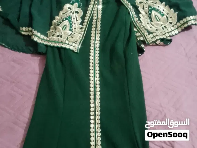 قفطان لون زيتي
