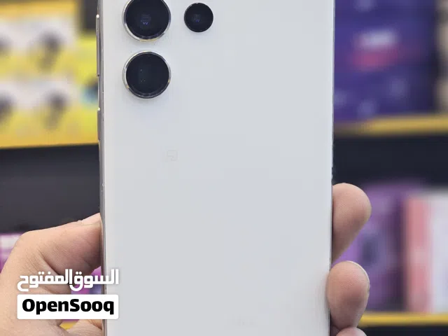 s23 ultra بحاله الجديد لزقات الشركه لسه عليه
