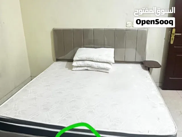 سرير 180 نفرين جديد مع مرتبه طبيه ومخدات جديده