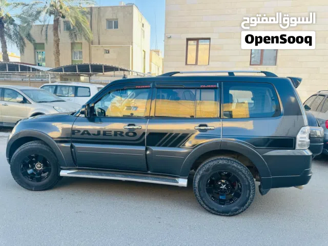 2011 ميتسوبيشي باجيرو GLS