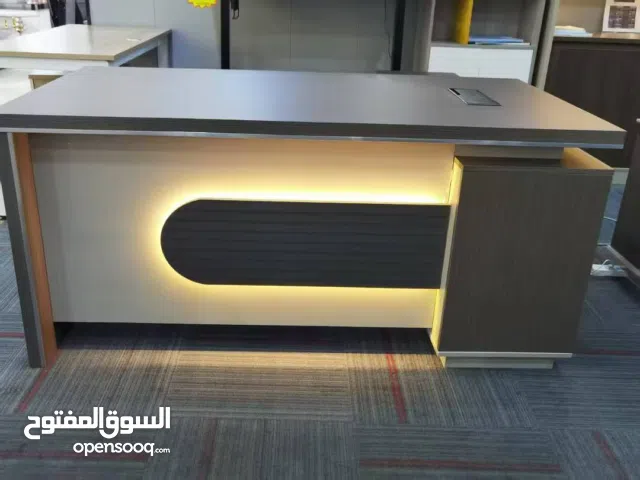 مكتب مدير حرف L مقاس 1.8 متر بي 79.9 ومقاس مترين بي 89.9 L-shaped executive desk, 1.8 meters for 79.