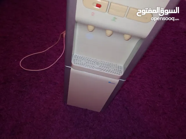 ثلاجه ماء نضيفه